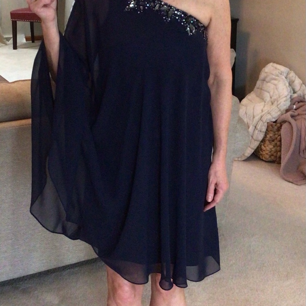 Dress - Picture 4 of 16